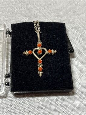 New Reversible Silver Heart Cross Pendant Necklace
Blue/Orange
Silver plated